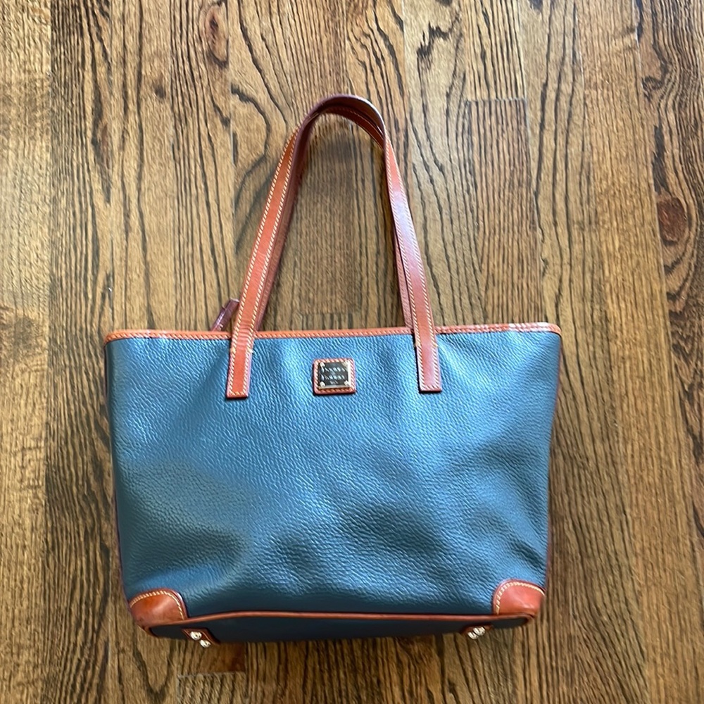 Dooney & Bourke Gray Pebbled Leather Bag!